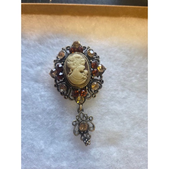 A.J. Lang Jewelry - A.J. Lang Vtg Style Cameo Brooch Pin Amber Rhinestone Dangle Antique Gold Tone